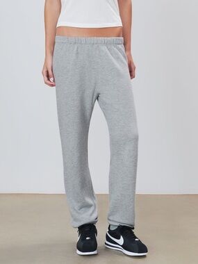 ÉTERNE Classic Sweatpant in Heather Grey